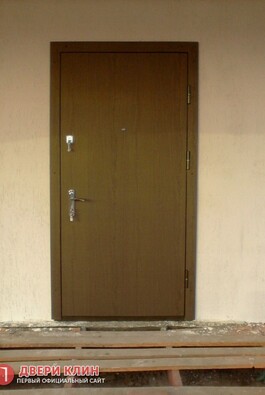 Входная дверь на дачу с ламинатом с ПВХ пленкой