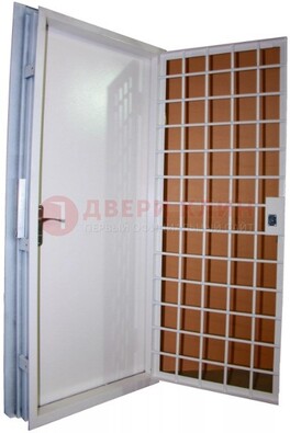 Белая стальная бронированная дверь с нитроэмалью ДБ-7 в Котельниках