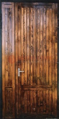 Коричневая металлическая дверь с евровагонкой ДЕ-10 в Зеленограде