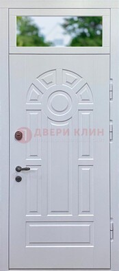 Белая входная дверь со стеклом и верхней фрамугой ДФГ-3 в Рязани