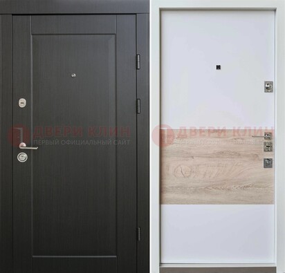 Черная металлическая дверь с белой МДФ внутри ДМ-230 в Котельниках