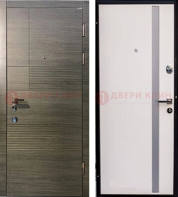 Входная дверь Серая стальная МДФ с белой стеклянной вставкой внутри ДМ-266 в Котельниках