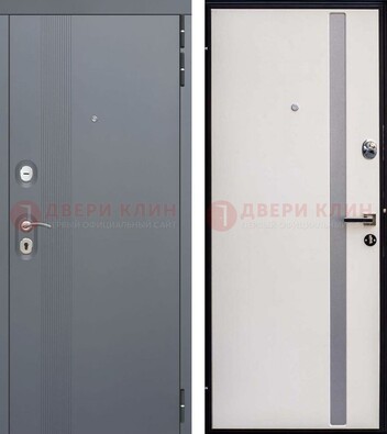 Входная серая дверь МДФ со стеклянной вставкой внутри ДМ-271 в Котельниках