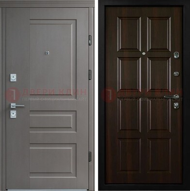 Темная железная дверь в квартиру с МДФ панелями ДМ-492 в Котельниках
