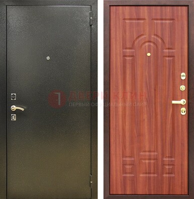 Входная темно-серая дверь с порошковой отделкой и МДФ Миланский орех ДП-281 в Котельниках