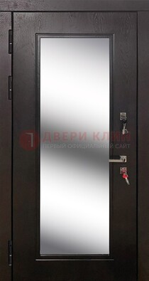 Коричневая железная дверь со стеклом для дома ДС-23 в Калуге