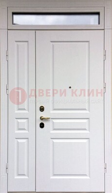 Белая двухстворчатая металлическая дверь со стеклом ДС-63 в Котельниках