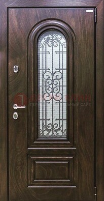Темная филенчатая железная дверь со стеклом и ковкой ДСК-102 в Котельниках