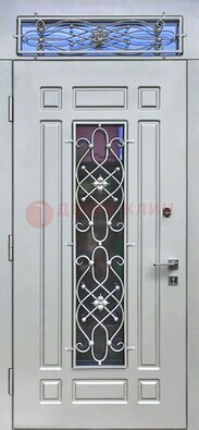 Белая железная дверь со стеклом и ковкой с верхней фрамугой ДСК-112 в Вологде