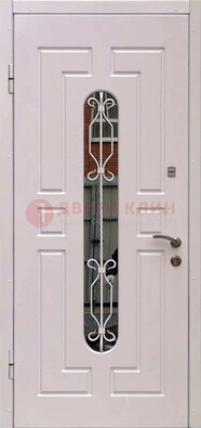 Светлая уличная дверь со стеклом и ковкой для коттеджа ДСК-157 в Котельниках