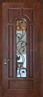 Коричневая наружная дверь со стеклом и ковкой для дома ДСК-159 в Котельниках