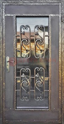 Коричневая наружная дверь порошок со стеклом и ковкой ДСК-160 в Котельниках