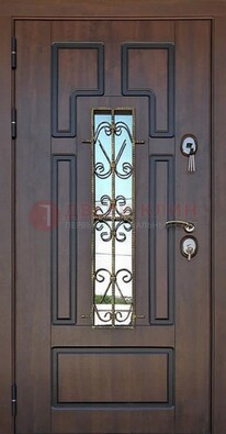 Уличная дверь со стеклом и ковкой в коричневом цвете ДСК-181 в Ногинске