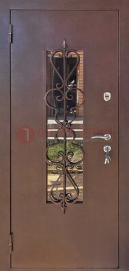 Коричневая железная дверь Порошок со стеклом и ковкой ДСК-219 в Котельниках