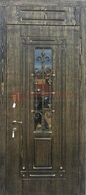 Зеленая входная дверь со стеклом и ковкой ДСК-67 в Петрозаводске