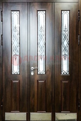 Входная дверь со стеклом и ковкой ДСК-72 в кирпичный дом в Котельниках