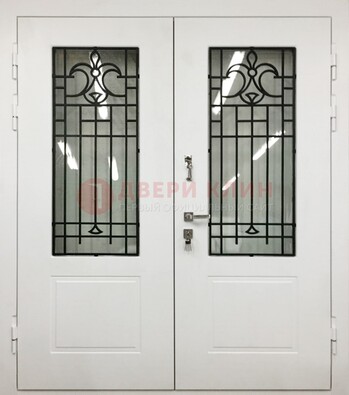 Белая двухстворчатая уличная дверь Винорит со стеклом ДСТ-4 в Котельниках