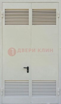 Белая металлическая техническая дверь с вентиляционной решеткой ДТ-6 в Апрелевке