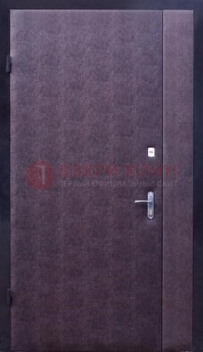 Бордовая металлическая тамбурная дверь ДТМ-3 в Луге
