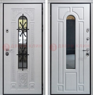 Белая стальная дверь с виноритом и ковкой снаружи ДВТ-197 в Севастополе