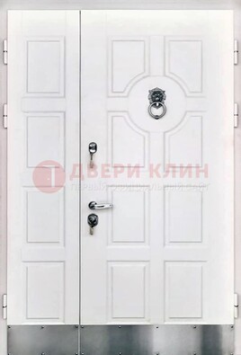 Белая входная дверь с виноритом ДВТ-246 в Котельниках