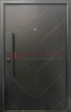 Современная металлическая дверь с виноритом ДВТ-255 в Брянске
