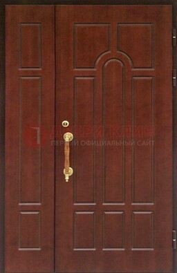 Стальная полуторная дверь для частного дома ПЛ-13 в Твери